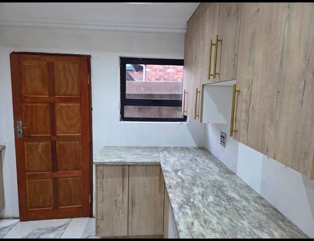2 BEDROOM TOWNHOUSE TO LET IN NORKEM PARK
